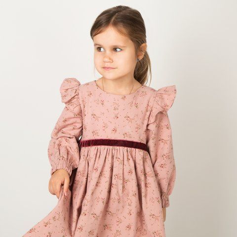 Сукня для дівчинки святкова з рюшами та квітковим принтом Trendy Tot 03-01299 пудровий 98 см (3 роки) 03-01299-59229 фото &ndash; купити в Trendy Tot