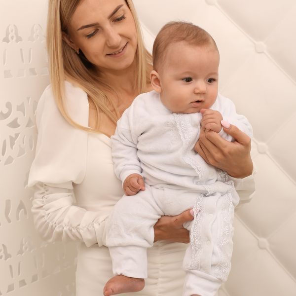 Хрестильний комплект велюровий для хлопчика Модний карапуз 03-00782 білий 74 см (9 мiс.) 03-00782-18106 фото &ndash; купити в Trendy Tot