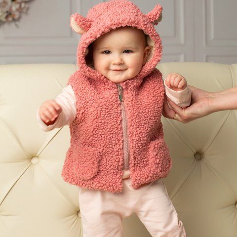 Дитячий жилет букле з капюшоном і вушками Trendy Tot 03-01415 пудровий 74 см (9 мiс.) 03-01415-59547 фото &ndash; купити в Trendy Tot